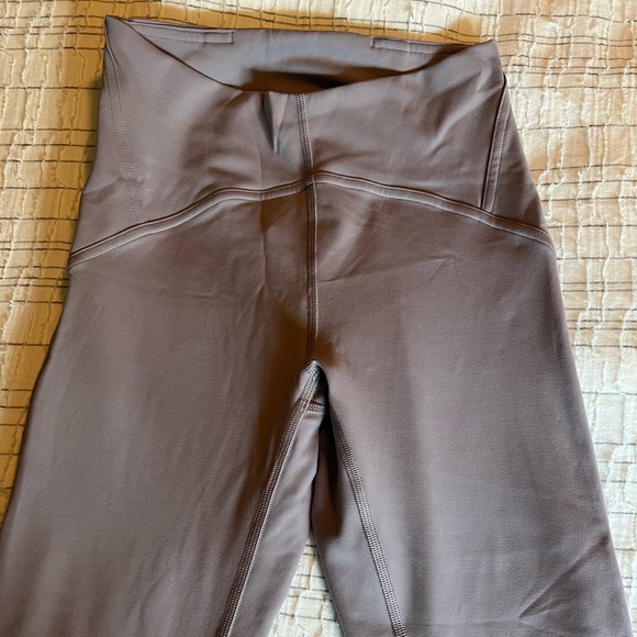 Lululemon INSTILL HIGH-RISE TIGHT 25"
Violet Verbena - Picture 6 of 6